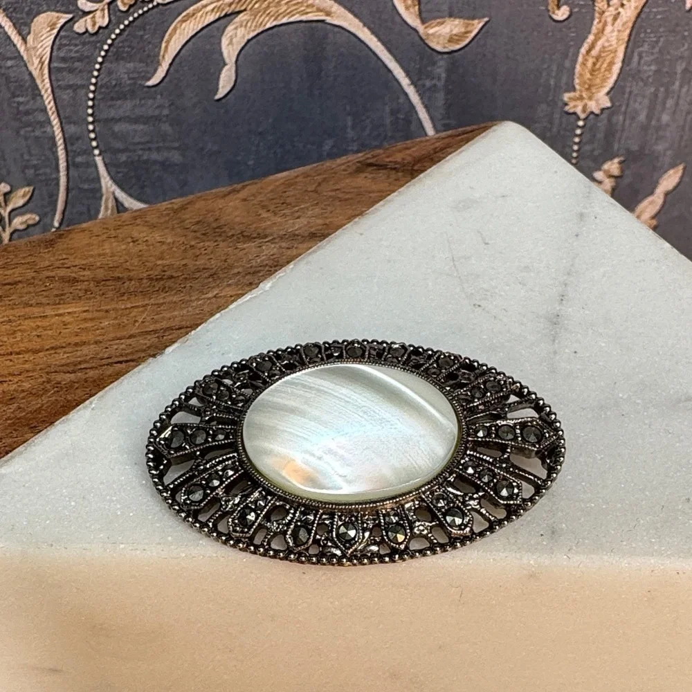 Vintage Estate Silver Tone and Mother of Pearl Brooch Lot B51